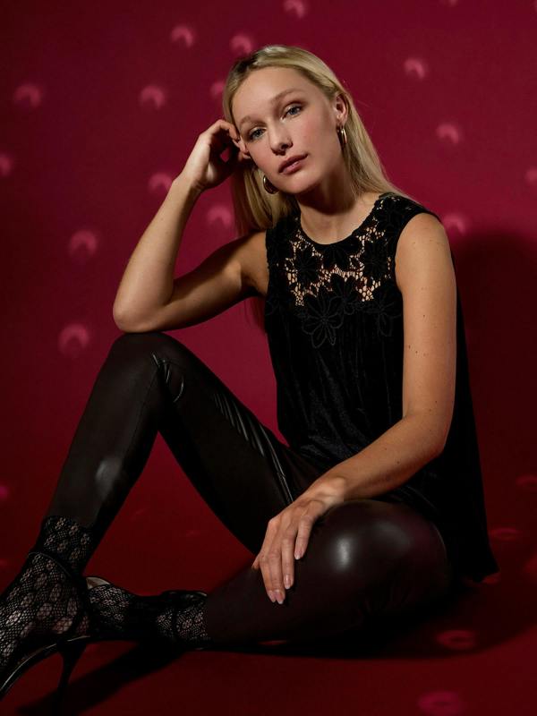 GWD Lucie embroidered Velvet Top – Black