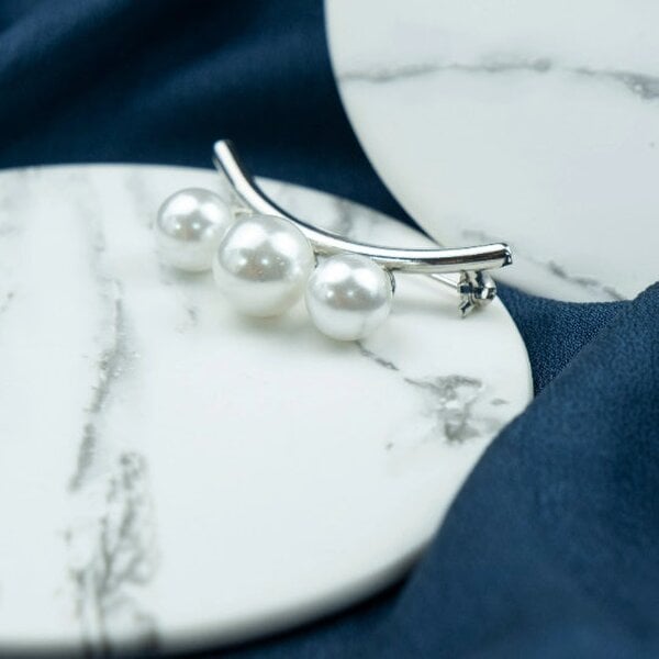 The Colourful Aura Silver Three White Sweater Cardigan Pearl  Schoolbag Jacket Simple Brooch Pin