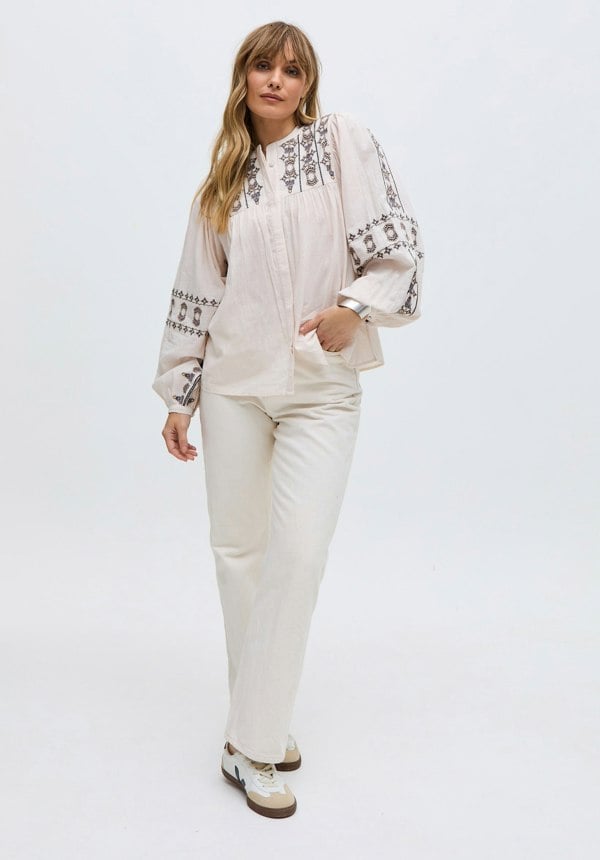 Demi Embroidered Ballon Sleeve Shirt In Cream