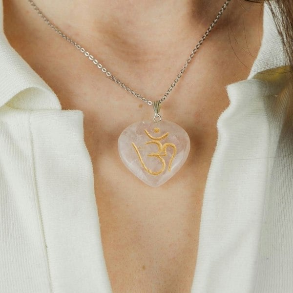 The Colourful Aura Real Rose Quartz Crystal OM Carved Heart Shape Natural Stone Pendant Necklace