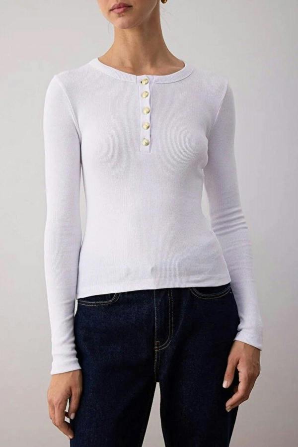 WOVCOR Crew Neck Fitted Knit Blouse with Button Detail