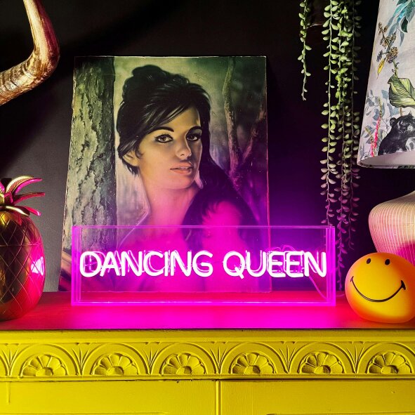Love Frankie Dancing Queen Neon Light