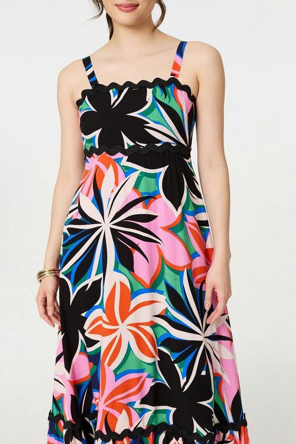 Black | Floral Wave Trim Sleeveless Maxi Dress
