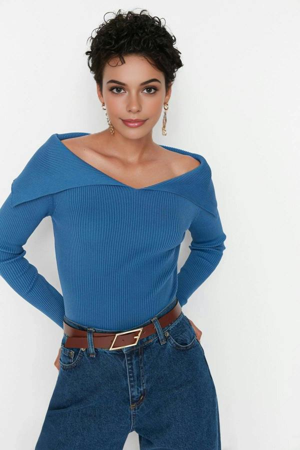 WOVCOR Carmen Collar Knit Sweater