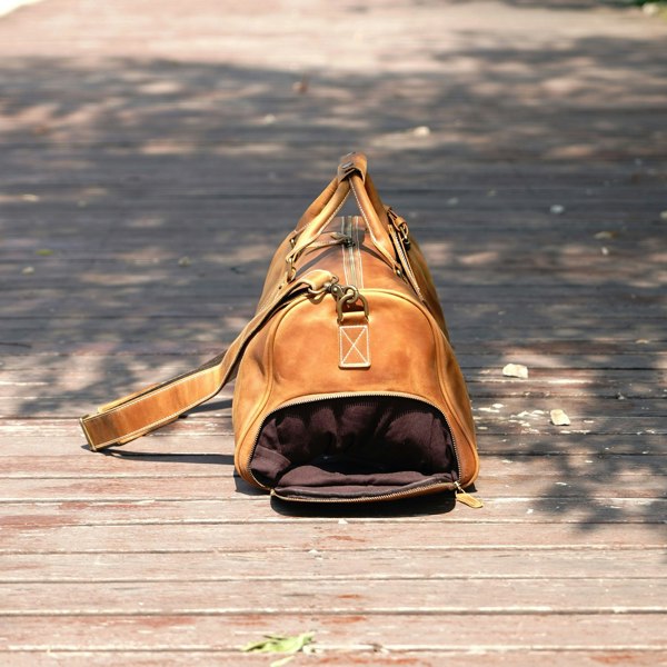 Touribag Leather Weekend Bag With Shoe Storage - Brown