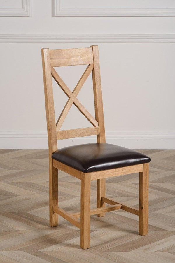That's Furniture Oregon Round Oak Dining Table with Berkeley Oak Chairs