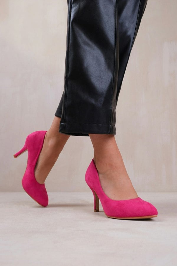 Where's That From Paola Mid High Heel Court Pump Shoes With Pointed Toe in Fuchsia Pink Suede