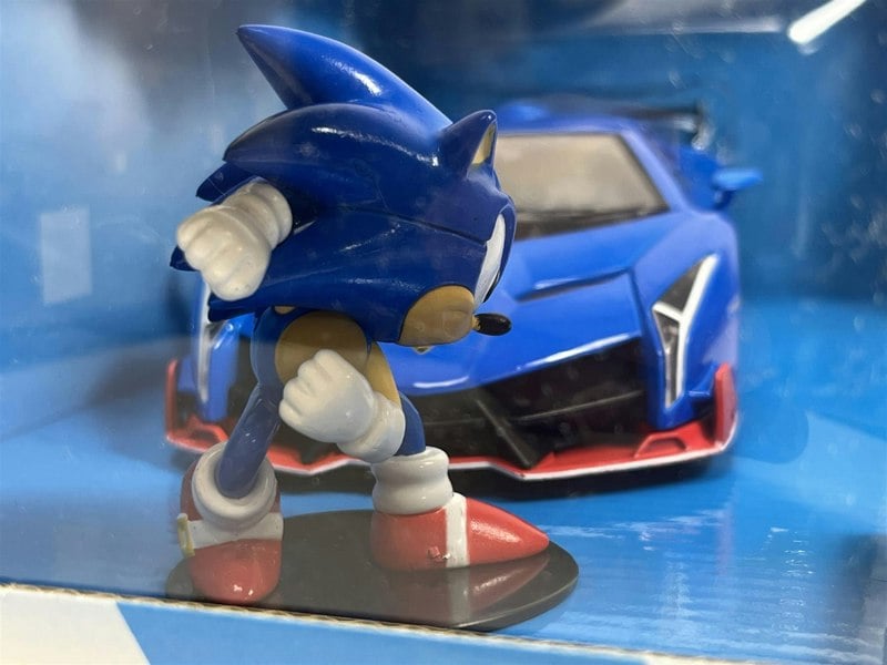 Jada Sonic The Hedgehog Figure Lamborgini Veneno 1:24 Scale Jada 35433