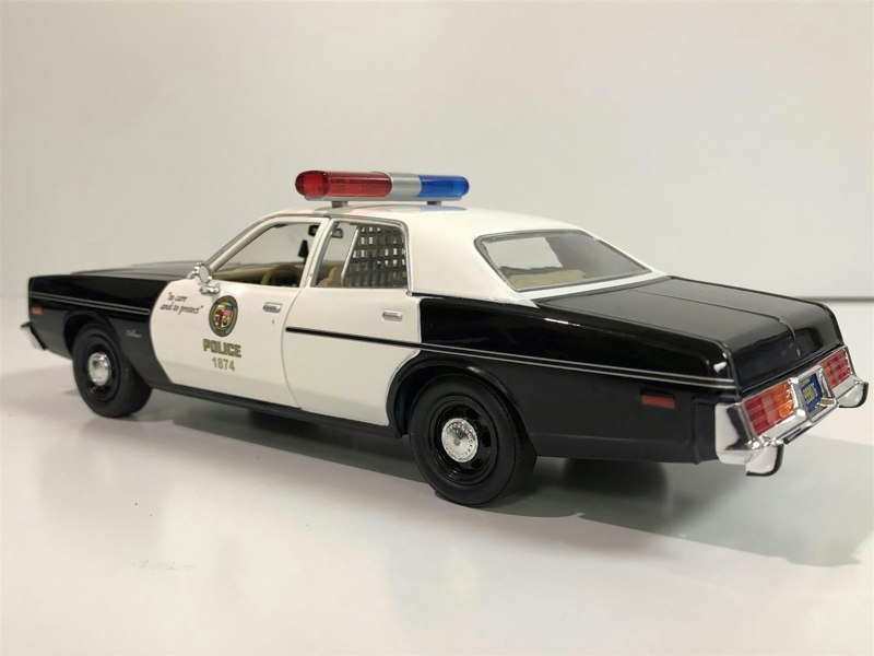 the terminator 1977 dodge monaco 1:24 scale greenlight 84101