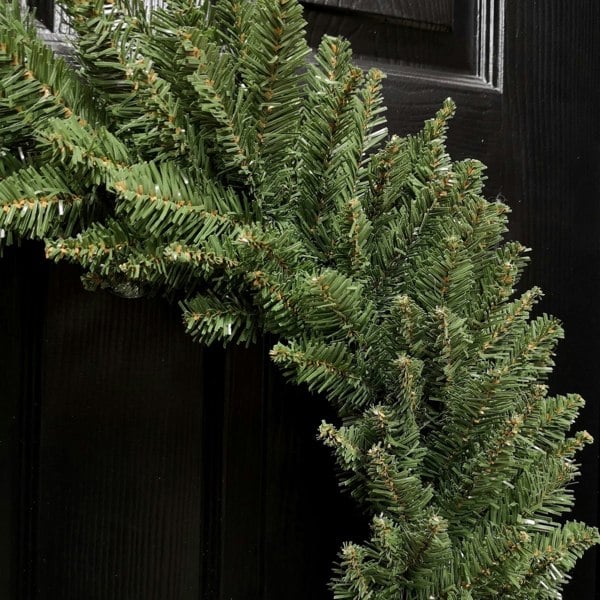 Samuel Alexander 60cm Plain Green Christmas Wreath with 160 Bullet Tips