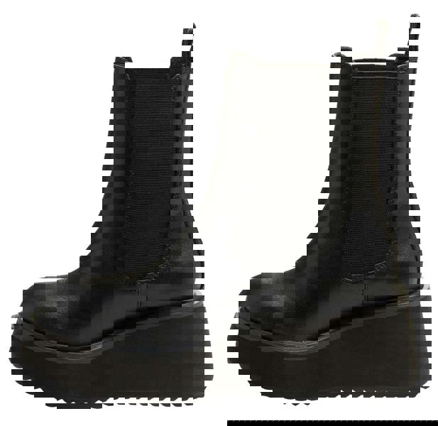 Rocket Dog Heyday Womens Ankle Pull On Dealer Chelsea Boots, black leather ankle boots with a chunky platform sole and elastic side panels.