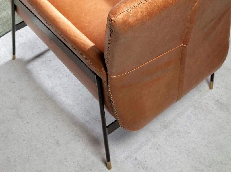 Angel Cerdá Brown Leather Swivel Armchair 5091