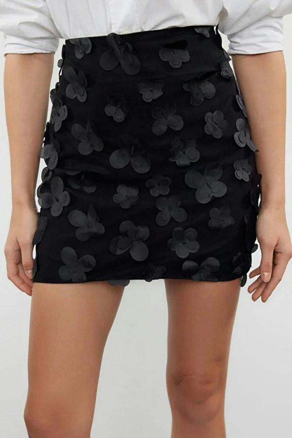 WOVCOR Woven Skirt with Flowers Detail
