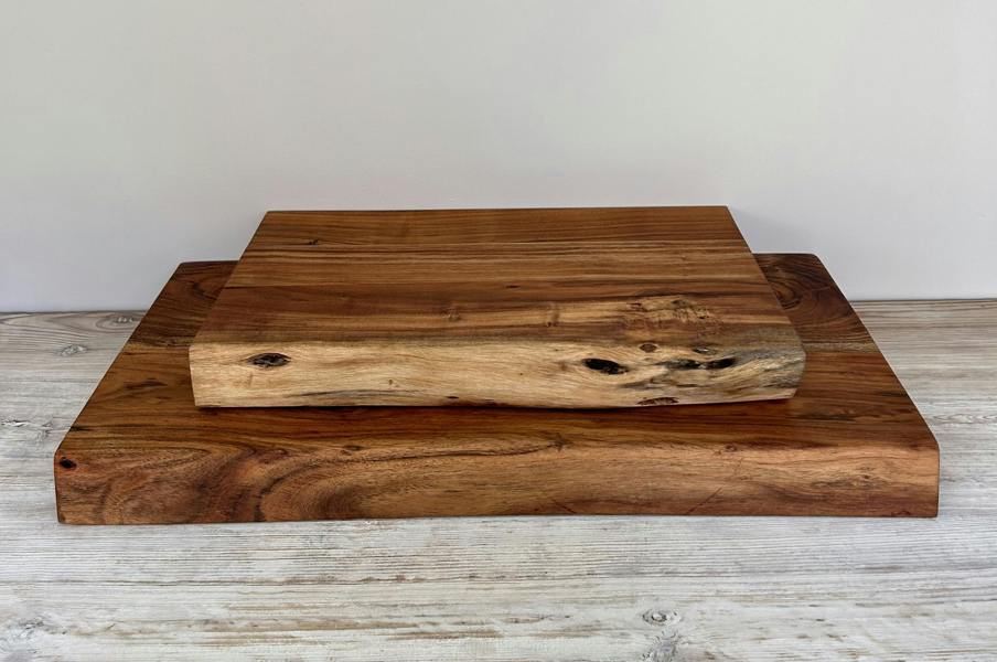 Downton Interiors Professional Chef Live Edge Acacia Wood Chopping Board - Extra Large
