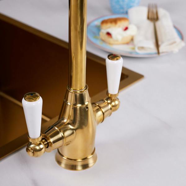 Flode Halden | Dual Lever Kitchen Sink Mixer Tap with Swivel Spout | Polished Brass Finish
