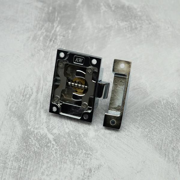 Handle & Home Polished Chrome Traditional Cabinet Latch