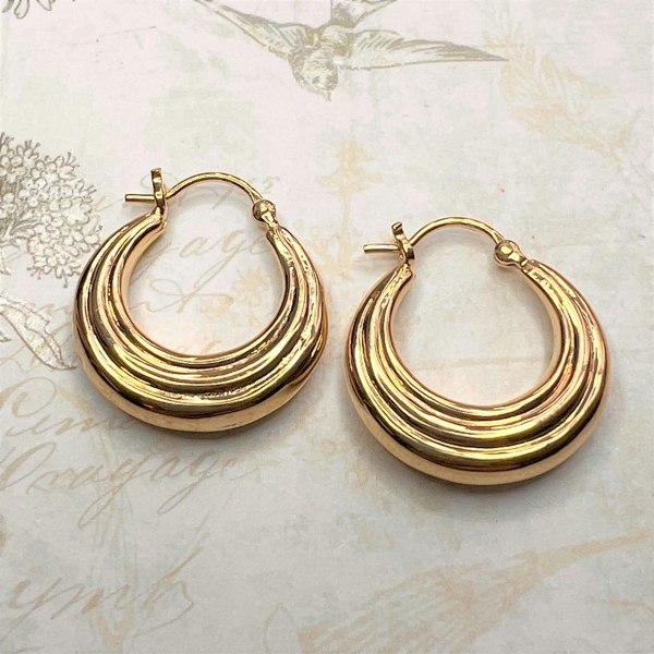 Gold Ridged Hoop Huggie Earring