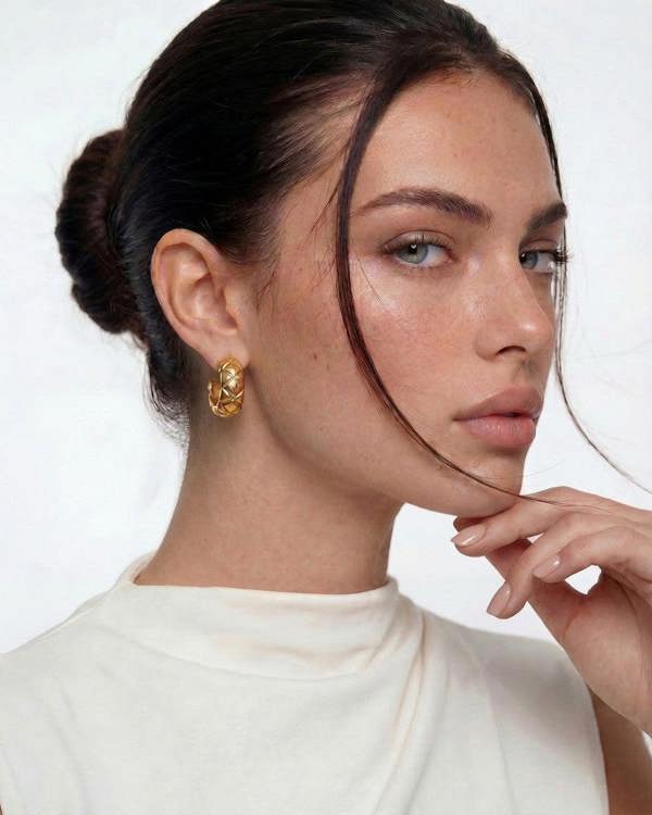 Elk & Bloom Chunky 14k Gold Engraved Huggie Hoops