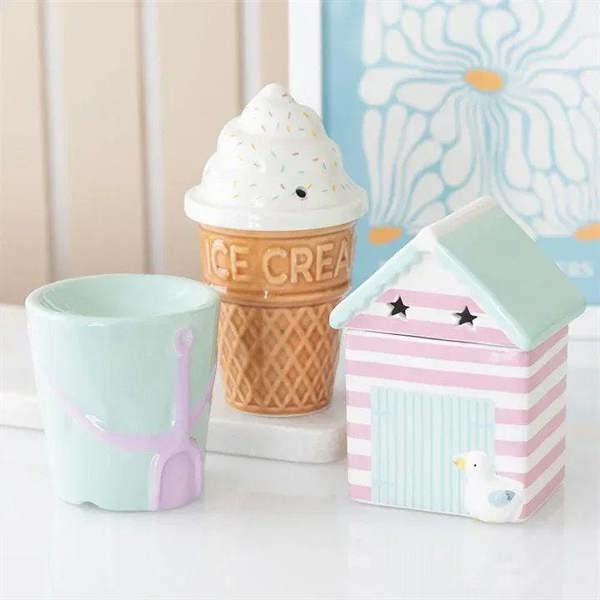 Pastel ceramic bucket oil burner with spade detail and decorative top