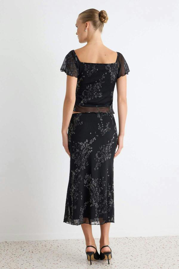 2-Piece Sweetheart Neck Tie Detail Fitted Midi Co-ord