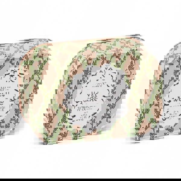 Yuzu Woods :- Top Notes: Tangerine, Grapefruit, Green Pineapple, Cedar                            Middle Notes: Fir needle, Frasier Pine                            Bottom Notes: Fir Balsam, Amber