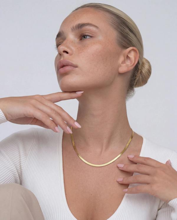 Elk & Bloom Flat Herringbone Chain 14K Gold Choker Necklace