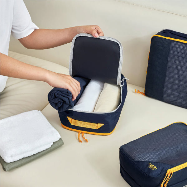CabinZero Classic Clean Dirty Packing Cube M, Two Compartments and Mesh Window, Clamshell Opening