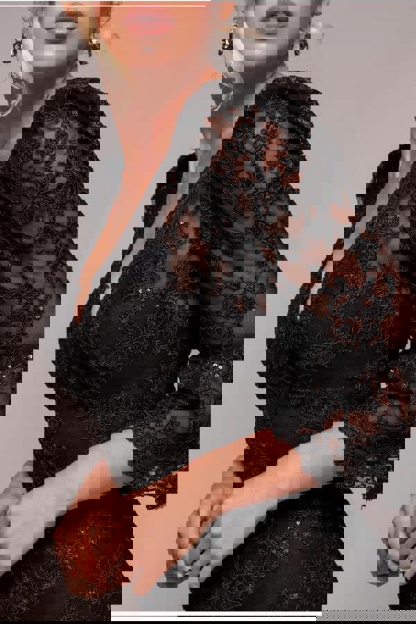 Scalloped Lace Maxi Dress - Black DR3897