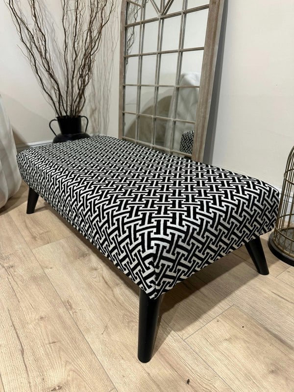 ISTOOLS Premium Eden Embossed Pattern Footstool Ottoman – Window Bay Seat & Multi-Use Coffee Table Bench (Non-Storage)