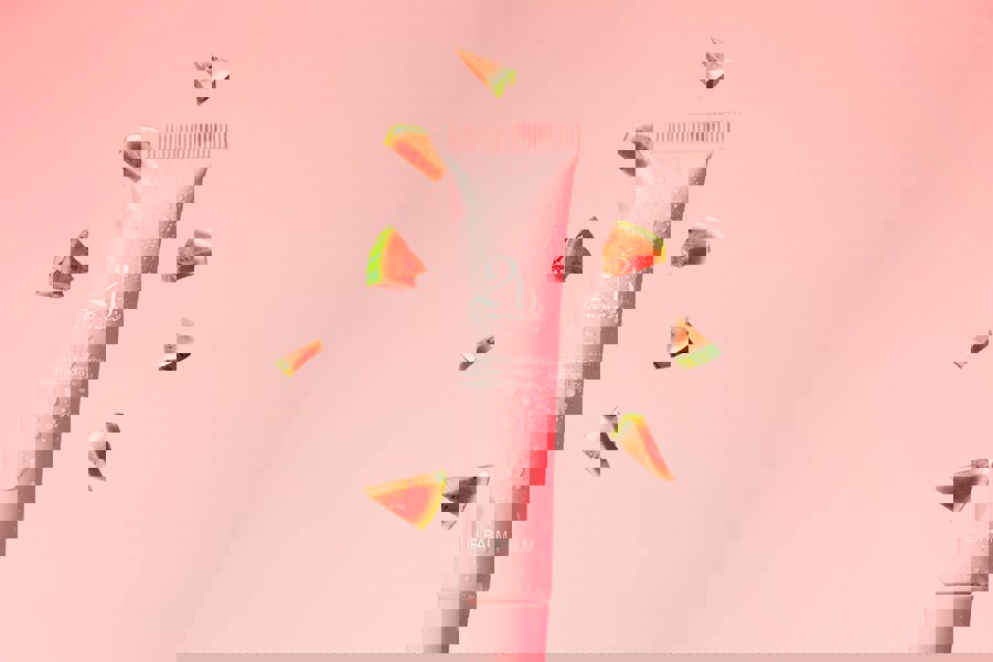 2bTanned Moisture Locking Lip Balm