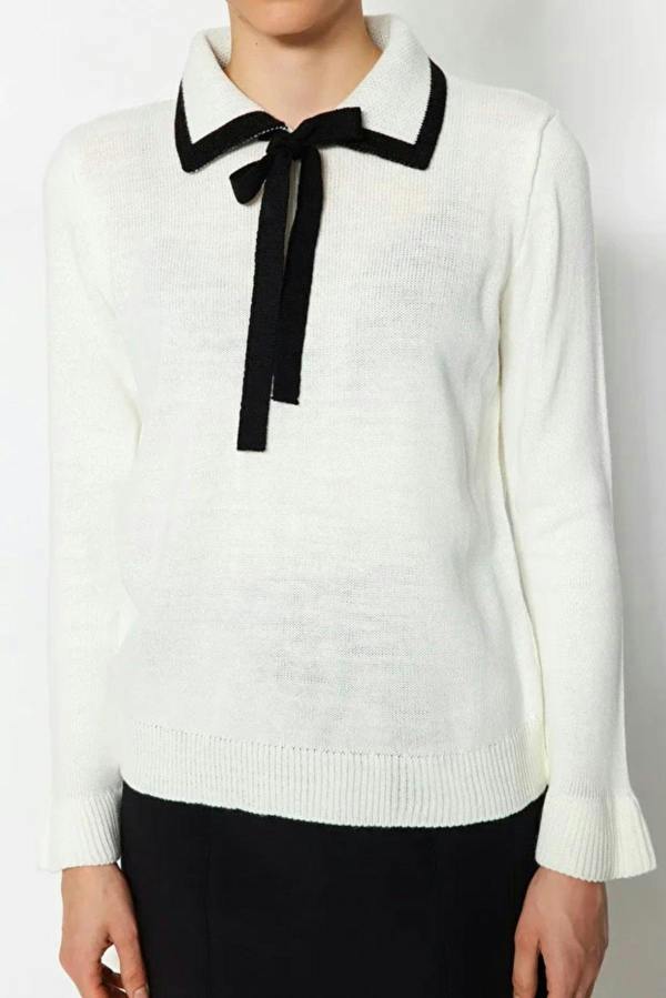 Hoxton Gal Color-Block Knit Sweater with Ribbon/Bow Detail