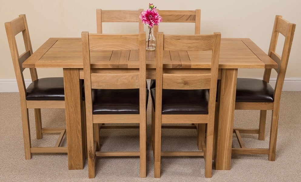 That's Furniture Hampton Small Oak Extending Dining Table with Lincoln Oak Chairs