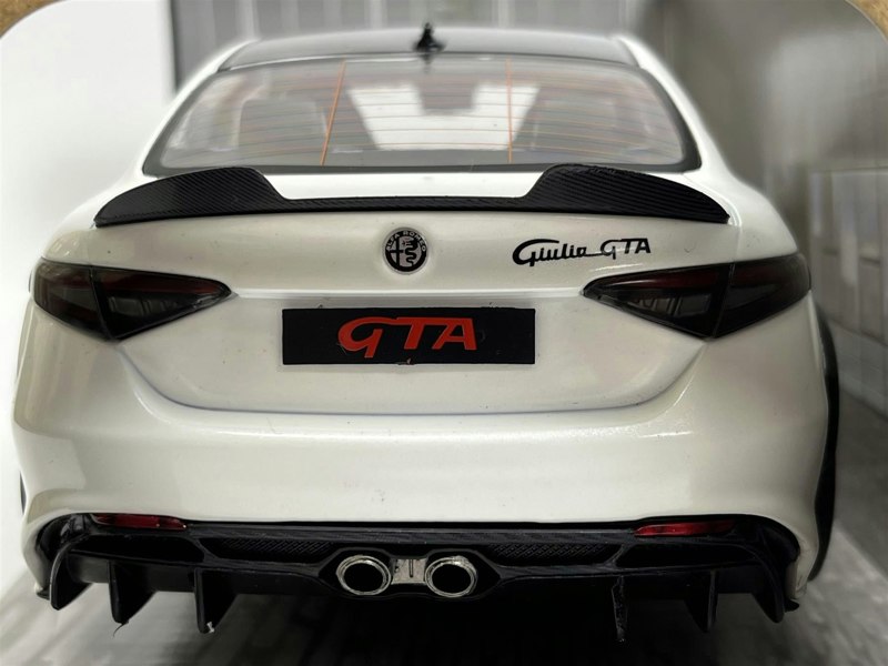 Solido Alfa Romeo Giulia GTA Blanco Trofeo White 2022 1:L18 Scale 1806903