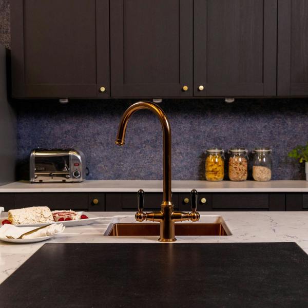 Flode korsa | Traditional Cruciform Style 3 in 1 Instant Boiling Tap | Black Ceramic Levers | Brushed Copper Finish