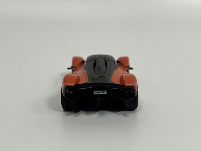 Mini GT Aston Martin Valkyrie Maximum Orange LHD 1:64 Mini GT MGT00678L