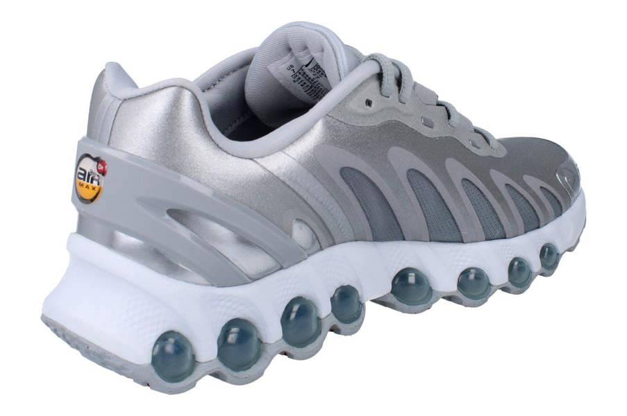 Nike Air Max Dn8 Womens Trainers Hf5509 Shoes  001 - Wolf Grey Metallic Silver 001 - Photo 2