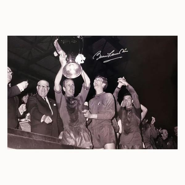 Unbranded Sir Bobby Charlton signed 1968 European Cup Final 30x20 photo — Unframed