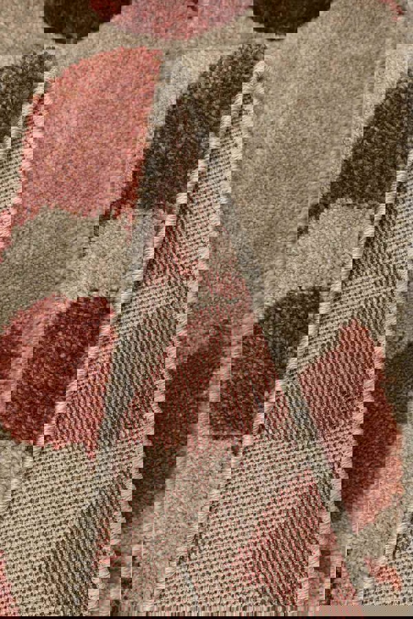 Newport Leaf Rug – Hand-Carved Floral Design