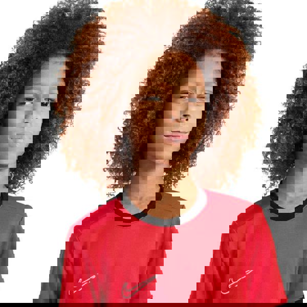 c2d6bbbb2871f398cd8988557bce4195