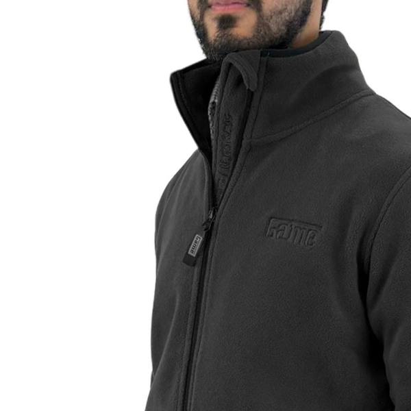 High collar and zip detail of the Game Icebound fleece jacket for added warmth and wind protection