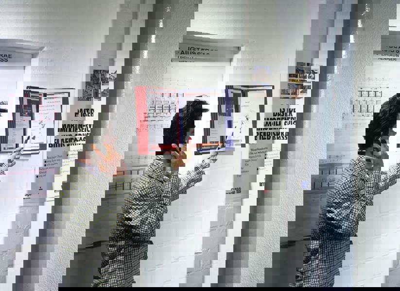 Durable SHERPA WALL 10 Replacement Bracket Mount and Fixings | A4 Grey