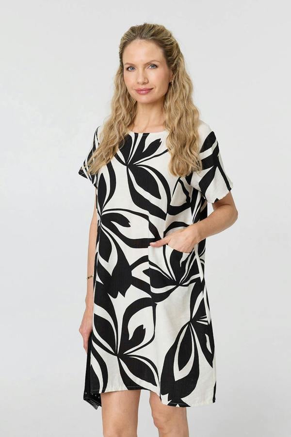 White | Printed Short Sleeve Short Shift Dress : Model is 5'10"/178 cm and wears UK10/EU38/US6/AUS10