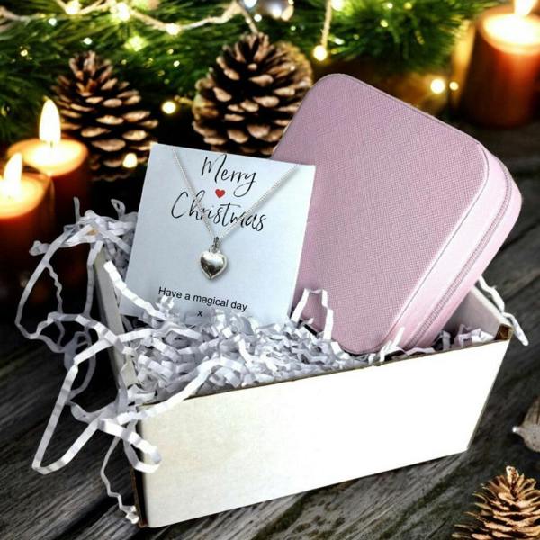 Aye Do Gifts Merry Christmas Gift Hamper | Silver Heart Necklace & Jewellery Box Gift