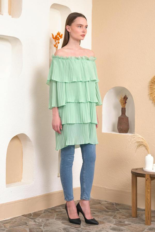 Hoxton Gal Off Shoulder Relaxed Fit 3/4 Sleeves Layered Blouse In Green