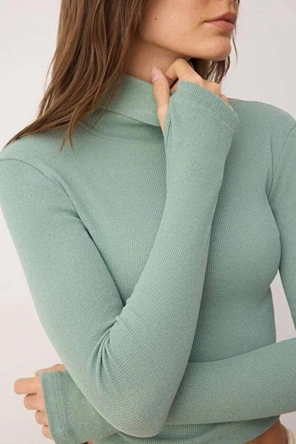 WOVCOR Fitted Turtleneck Knit Blouse with Finger Detail