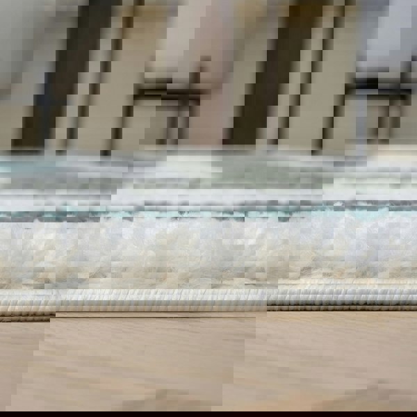 Moodi Shaggy Green Rug, Bordered design, underfloor heating | THE RUGS