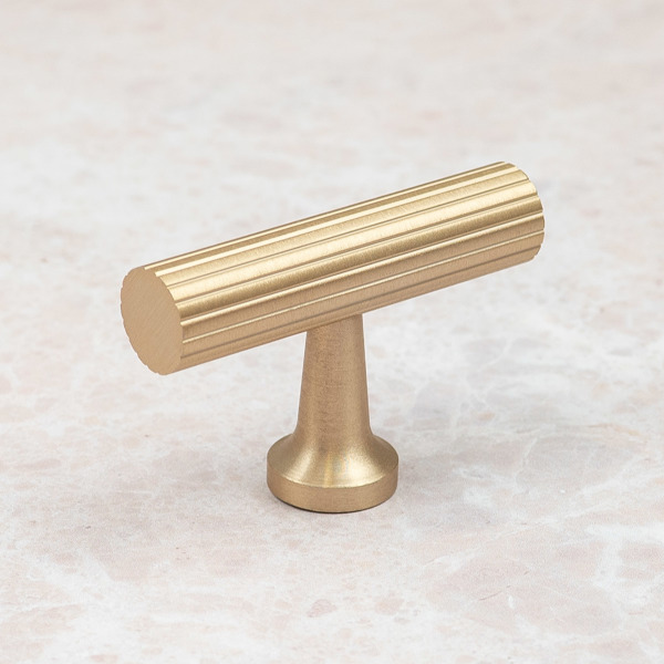 Handle & Home Brushed Brass Reeded Knob/Handles