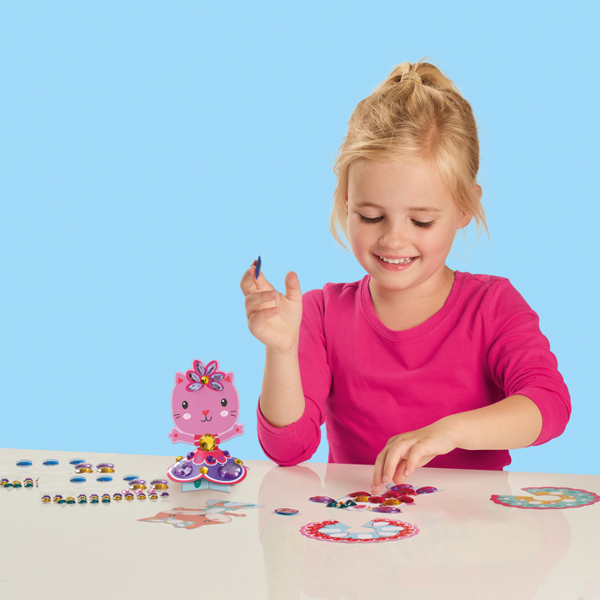 SES Creative Diamond dancers