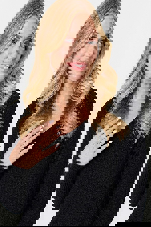 Black | Textured V-Neck Relaxed Curve Hem Jumper
