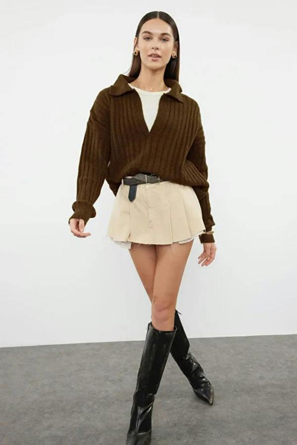 Hoxton Gal Soft-Textured Viscose Polo Neck Knit Sweater